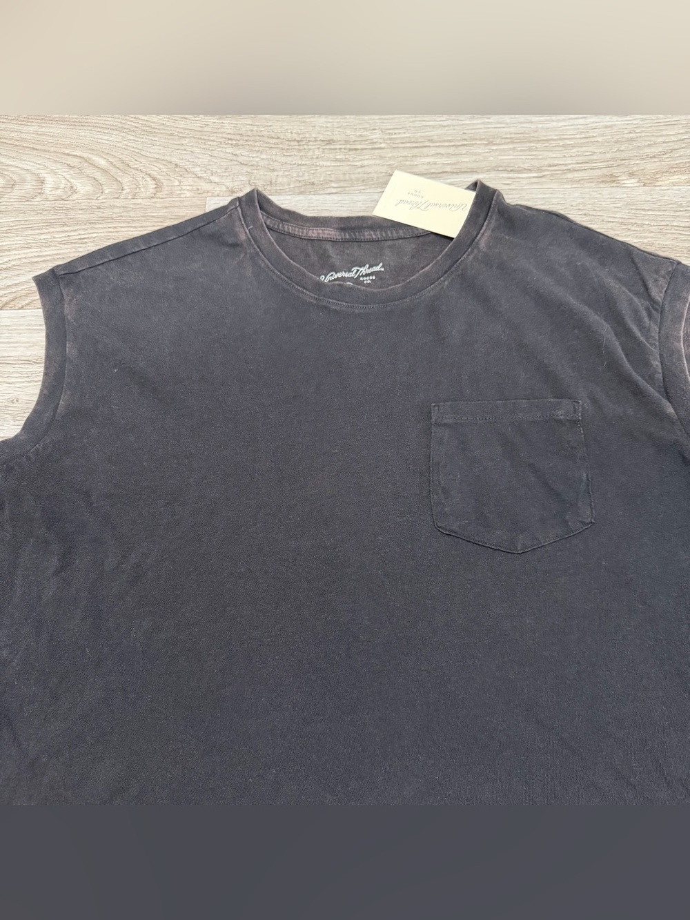 Universal Thread Women’s Short Sleeve Mid-Length Pocket T-Shirt Size Medium - Picture 6 of 7